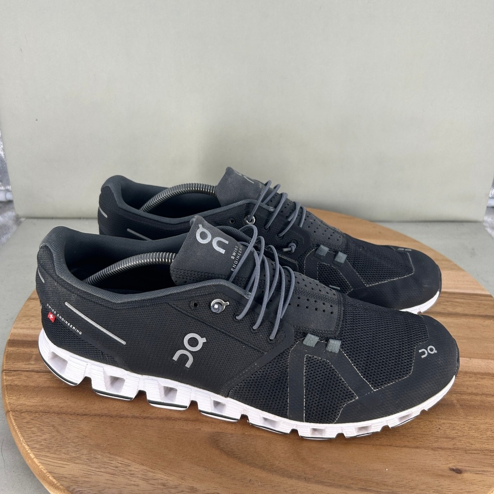 On Cloud 5 Mens Running Shoes Black White Size 13 Low Top Sneakers Cushioned